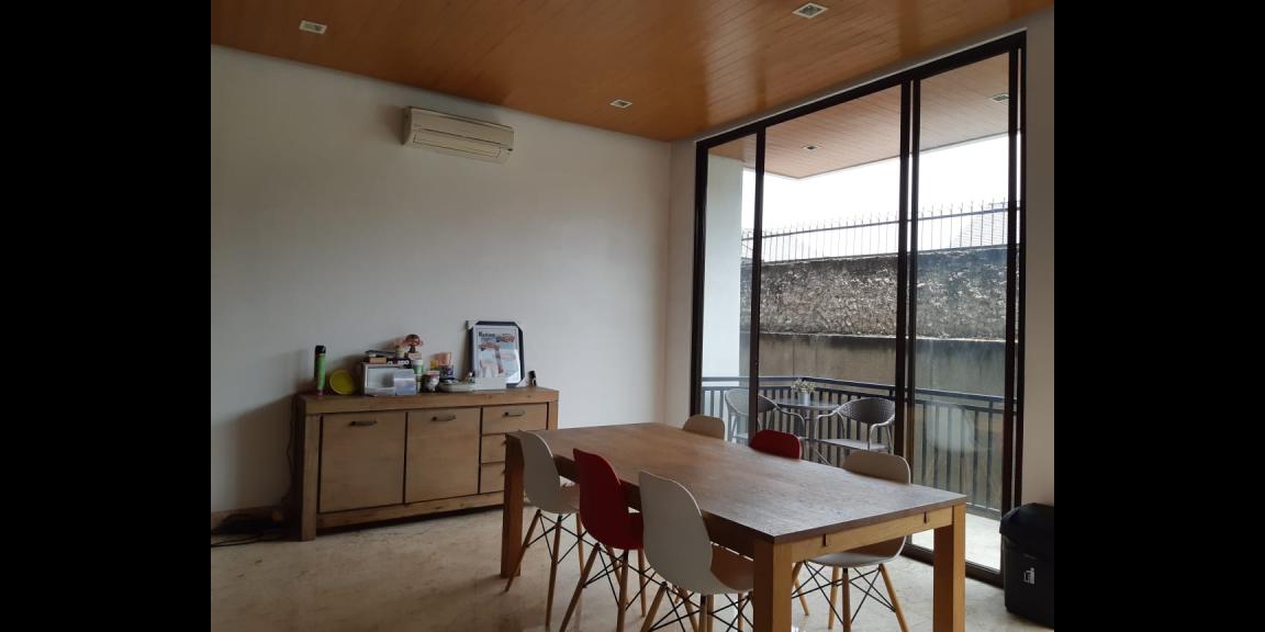 Dijual murah Town House 3 Lt NCasa Jakarta Selatan. Dijual murah Town House 3 Lt NCasa Jakarta Selatan.