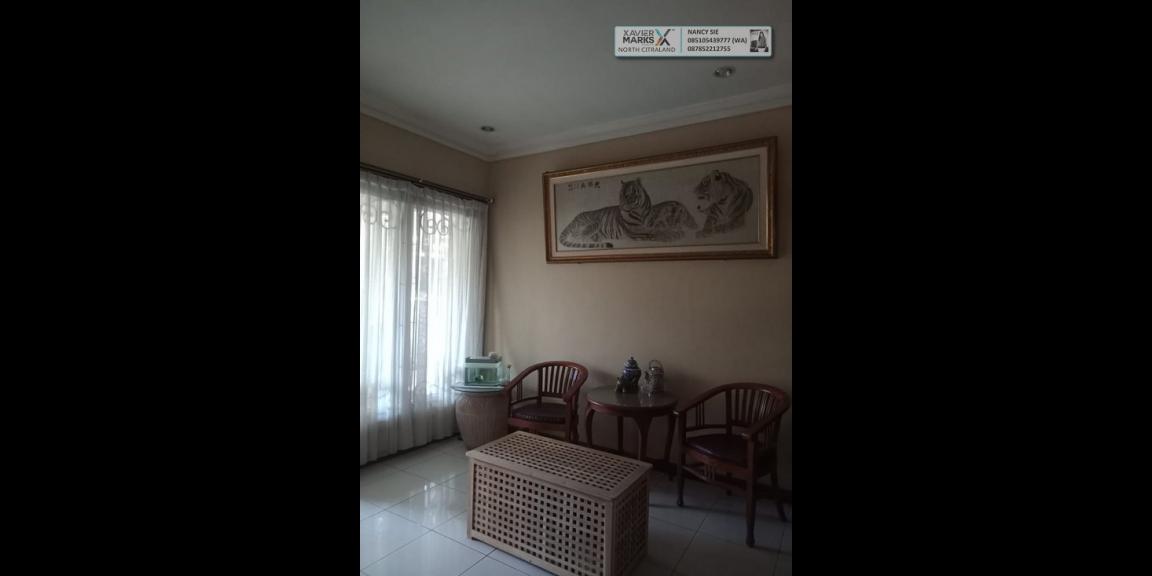 RUMAH DISEWAKAN @ Graha Famili Surabaya - Terawat dan Siap Huni. RUMAH DISEWAKAN @ Graha Famili Surabaya - Terawat dan Siap Huni.