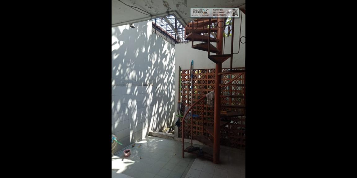 RUMAH DISEWAKAN @ Graha Famili Surabaya - Terawat dan Siap Huni. RUMAH DISEWAKAN @ Graha Famili Surabaya - Terawat dan Siap Huni.