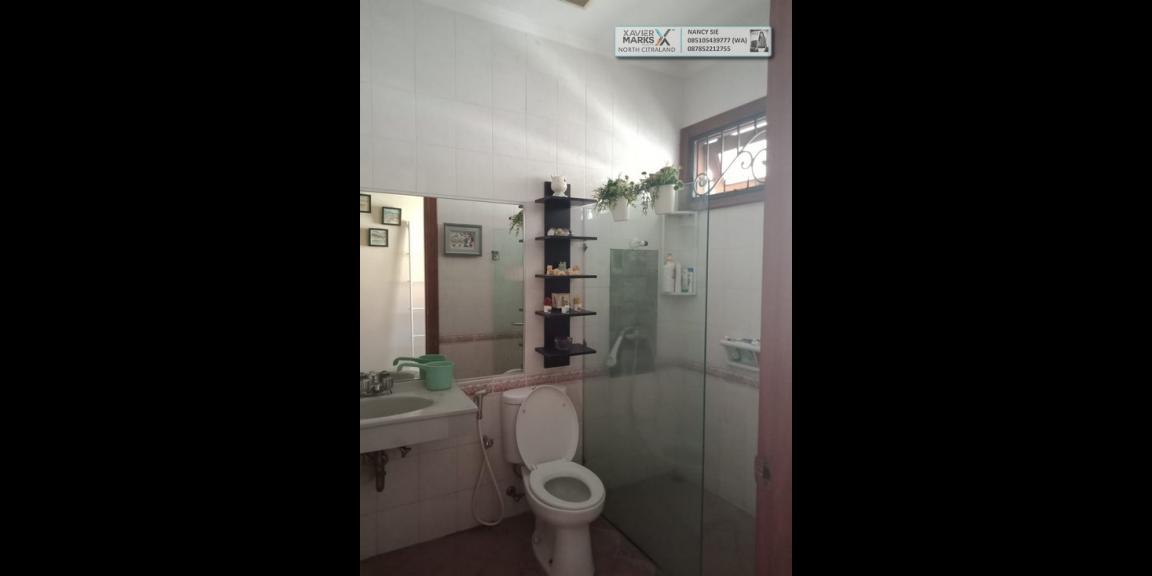 RUMAH DISEWAKAN @ Graha Famili Surabaya - Terawat dan Siap Huni. RUMAH DISEWAKAN @ Graha Famili Surabaya - Terawat dan Siap Huni.