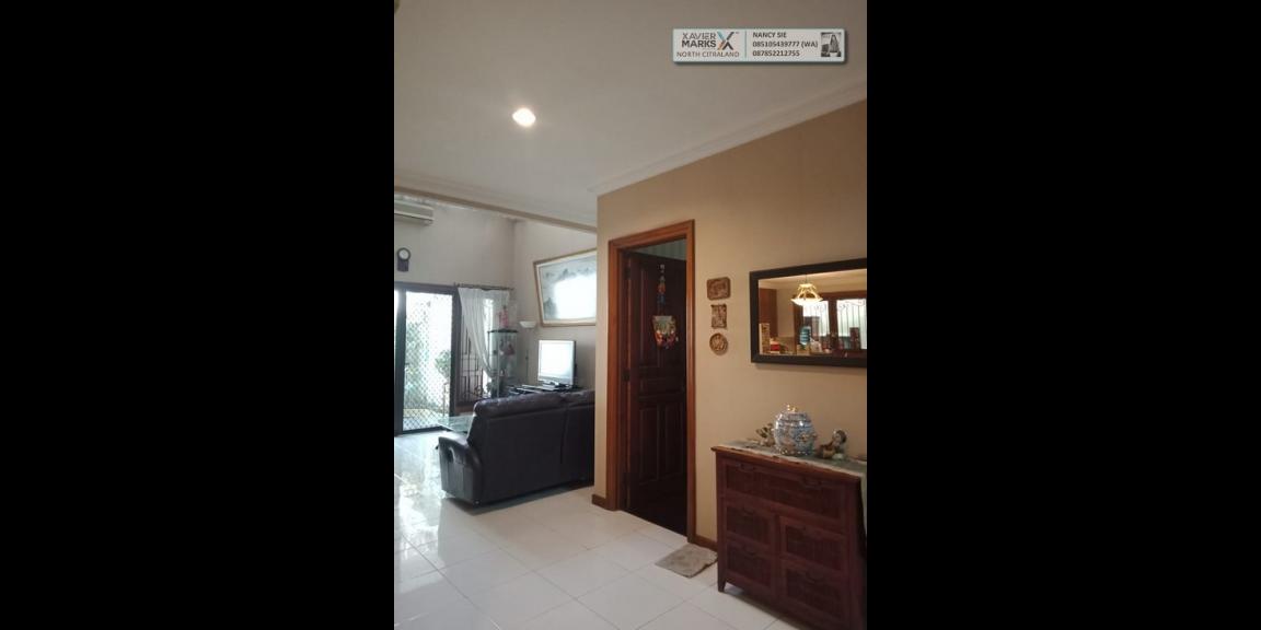 RUMAH DISEWAKAN @ Graha Famili Surabaya - Terawat dan Siap Huni. RUMAH DISEWAKAN @ Graha Famili Surabaya - Terawat dan Siap Huni.