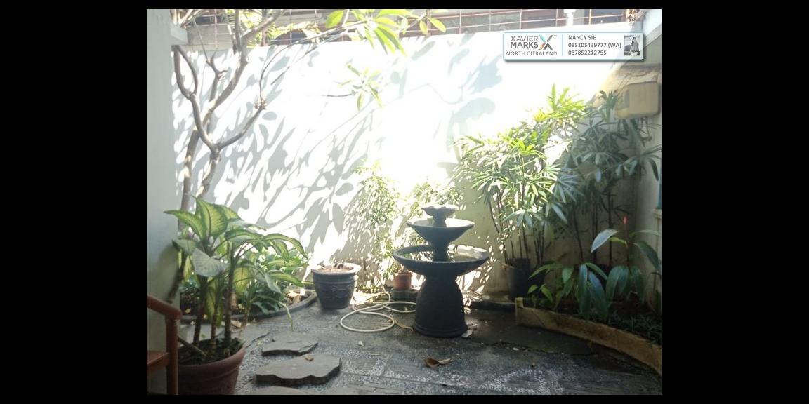 RUMAH DISEWAKAN @ Graha Famili Surabaya - Terawat dan Siap Huni. RUMAH DISEWAKAN @ Graha Famili Surabaya - Terawat dan Siap Huni.