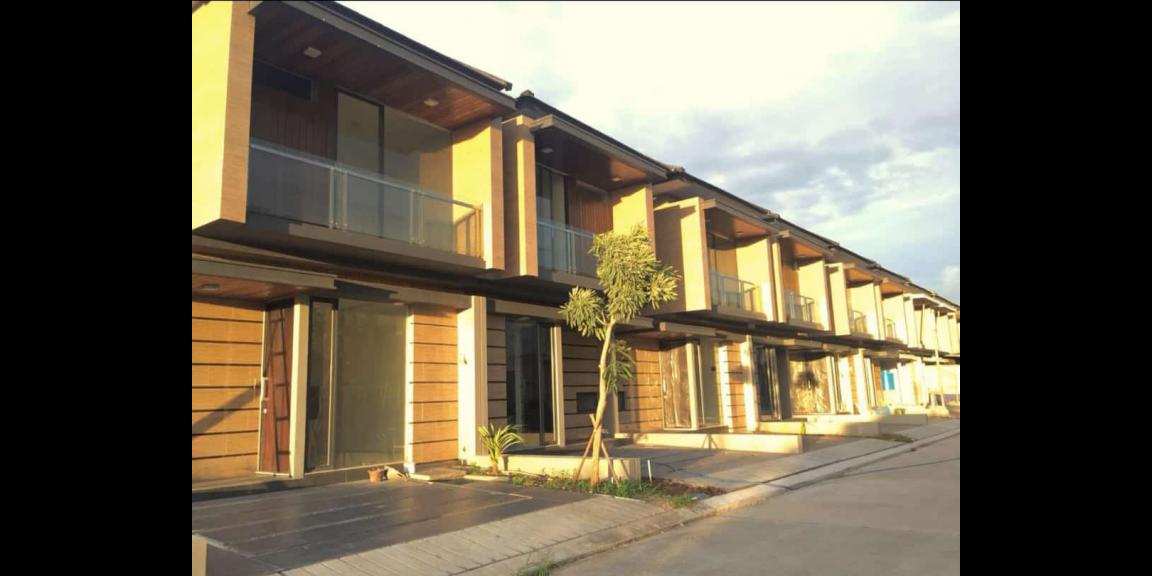 Rumah Mewah Cluster 800jt an di Sebelah Kawasan Gading Serpong Tangerang Rumah Mewah Cluster 800jt an di Sebelah Kawasan Gading Serpong Tangerang