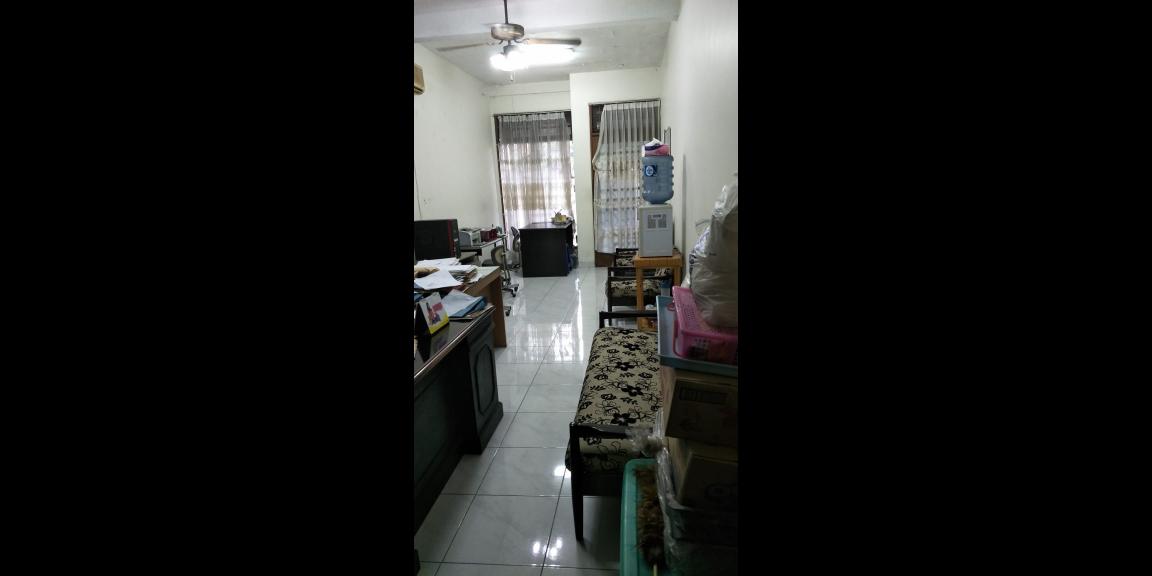 Rumah Murah Luas plus kosan di dalamnya Rumah Murah Luas plus kosan di dalamnya