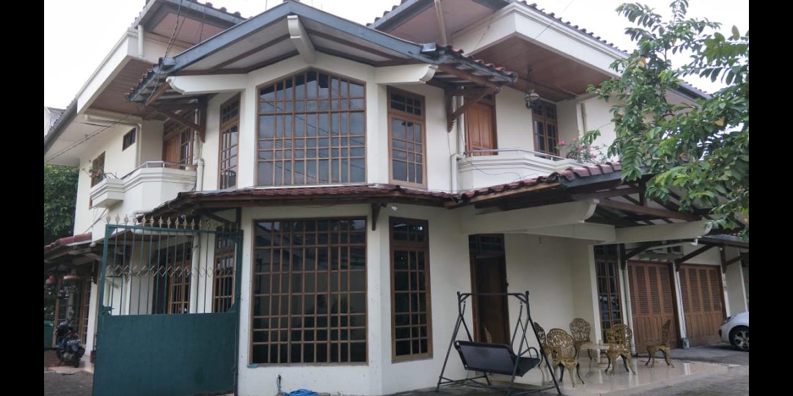 Rumah Murah Luas plus kosan di dalamnya Rumah Murah Luas plus kosan di dalamnya