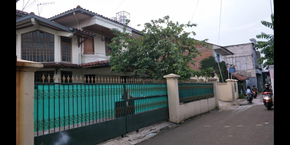 Rumah Murah Luas plus kosan di dalamnya Rumah Murah Luas plus kosan di dalamnya