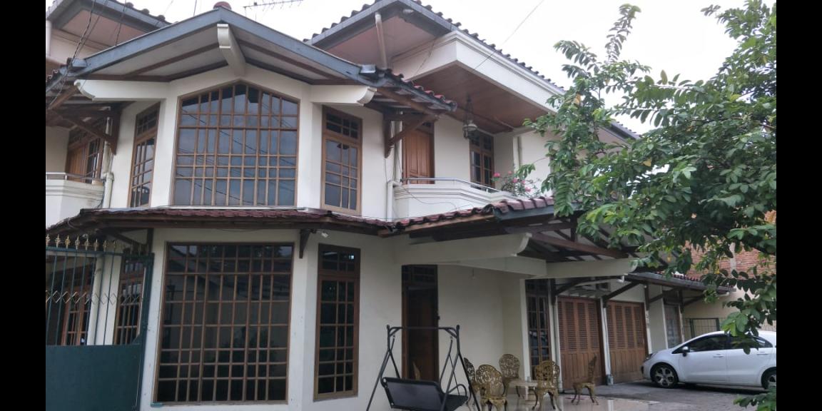 Rumah Murah Luas plus kosan di dalamnya Rumah Murah Luas plus kosan di dalamnya