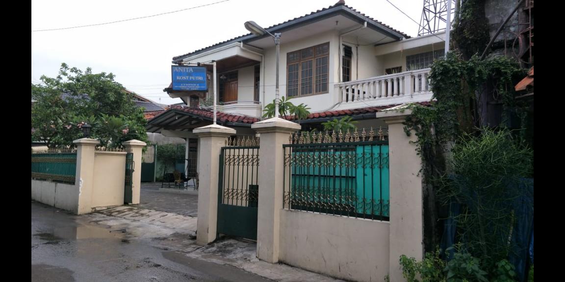Rumah Murah Luas plus kosan di dalamnya Rumah Murah Luas plus kosan di dalamnya