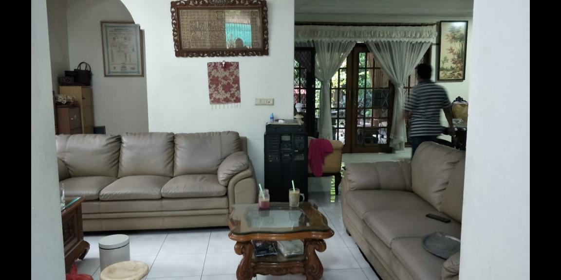 Rumah Murah Luas plus kosan di dalamnya Rumah Murah Luas plus kosan di dalamnya