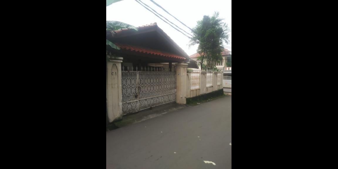 Dijual Rumah Luas di Jakarta Selatan Dijual Rumah Luas di Jakarta Selatan