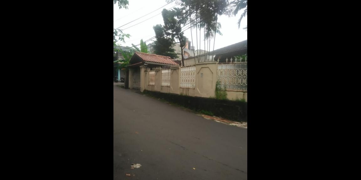 Dijual Rumah Luas di Jakarta Selatan Dijual Rumah Luas di Jakarta Selatan