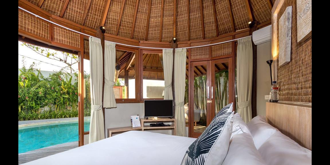 FULLY FURNISHED TROPICAL PRIVATE VILLA IN CANGGU FOR SALE ! FULLY FURNISHED TROPICAL PRIVATE VILLA IN CANGGU FOR SALE !