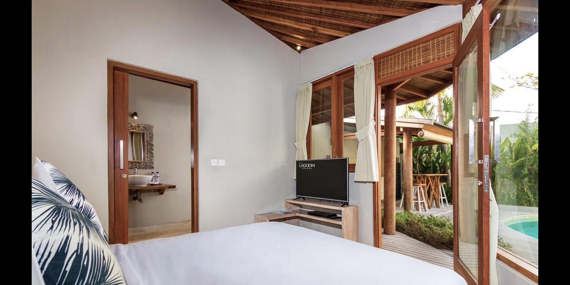 FULLY FURNISHED TROPICAL PRIVATE VILLA IN CANGGU FOR SALE ! FULLY FURNISHED TROPICAL PRIVATE VILLA IN CANGGU FOR SALE !