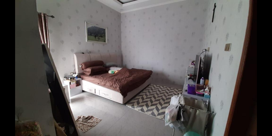 Rumah 2 tingkat baru di pakai 8 bln Rumah 2 tingkat baru di pakai 8 bln