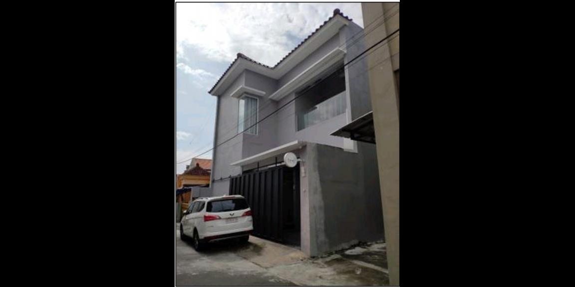 Rumah 2 tingkat baru di pakai 8 bln Rumah 2 tingkat baru di pakai 8 bln