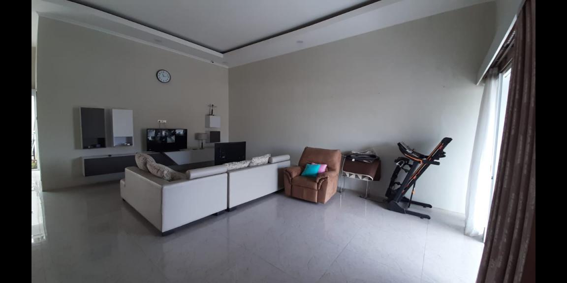 Rumah 2 tingkat baru di pakai 8 bln Rumah 2 tingkat baru di pakai 8 bln