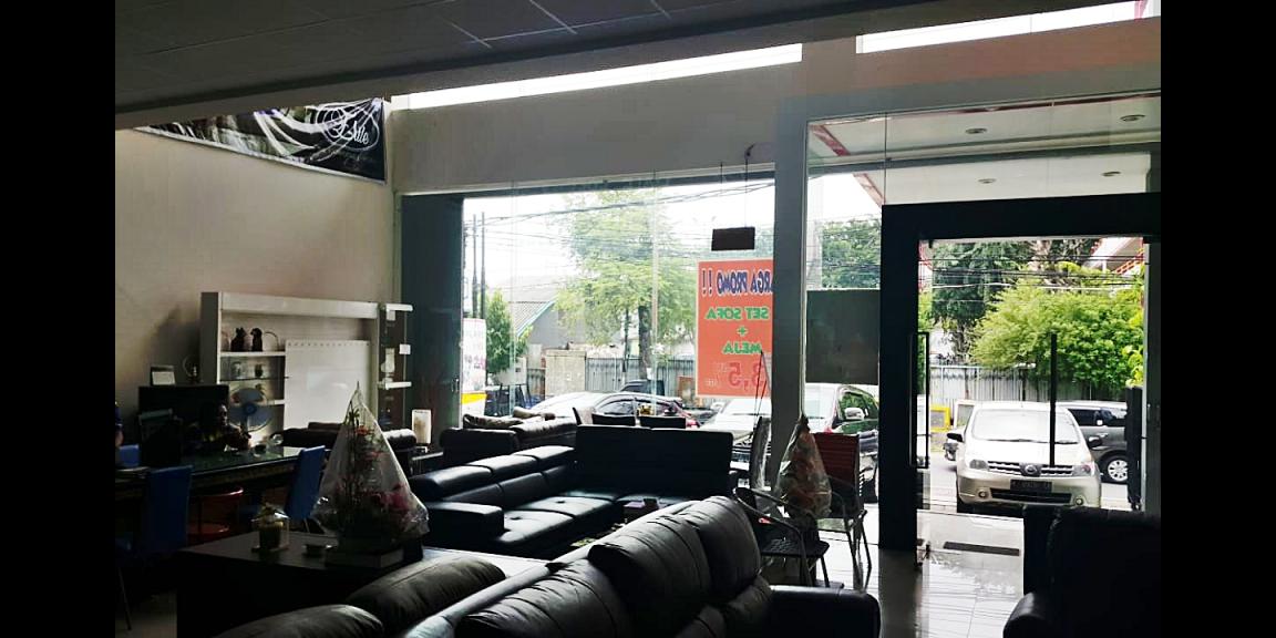 Showroom 3 LT.450-LB.900m2 Jl.Gendingan, Dkt Queen City,Smg Kota Showroom 3 LT.450-LB.900m2 Jl.Gendingan, Dkt Queen City,Smg Kota