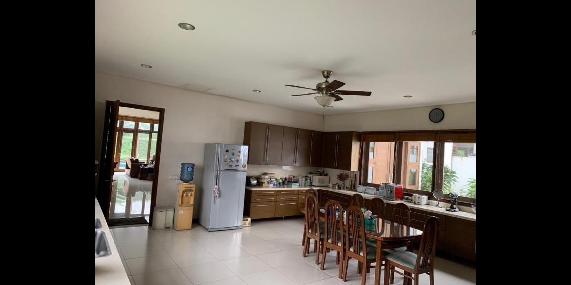 jual rumah mewah di pejaten barat ada kolam renang  jual rumah mewah di pejaten barat ada kolam renang