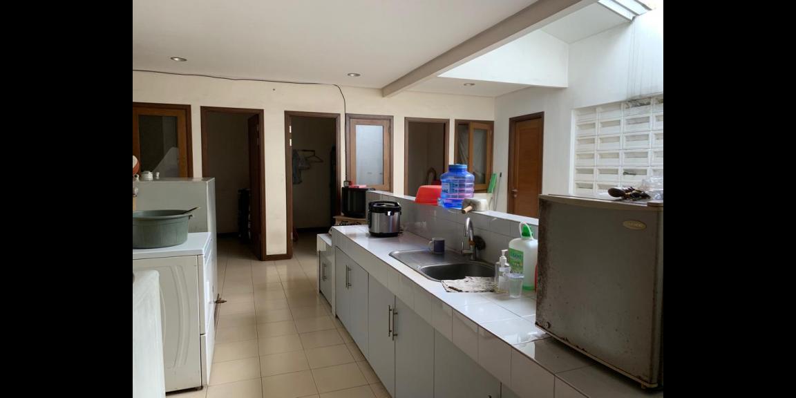 jual rumah mewah di pejaten barat ada kolam renang  jual rumah mewah di pejaten barat ada kolam renang