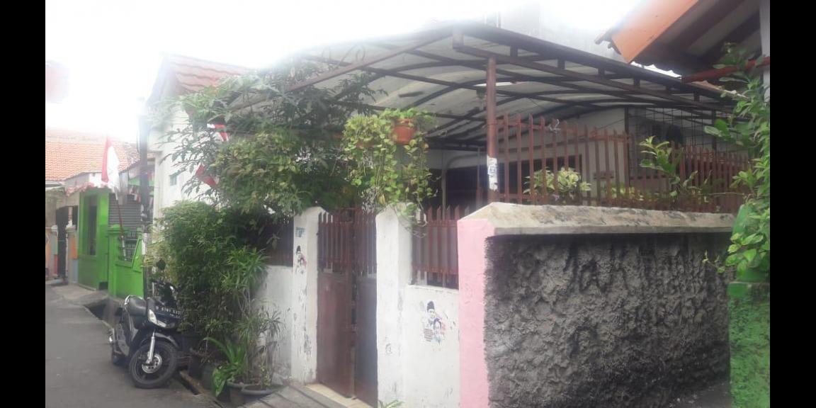 Dijual Rumah Jatinegara Cocok untuk usaha kos2an Dijual Rumah Jatinegara Cocok untuk usaha kos2an