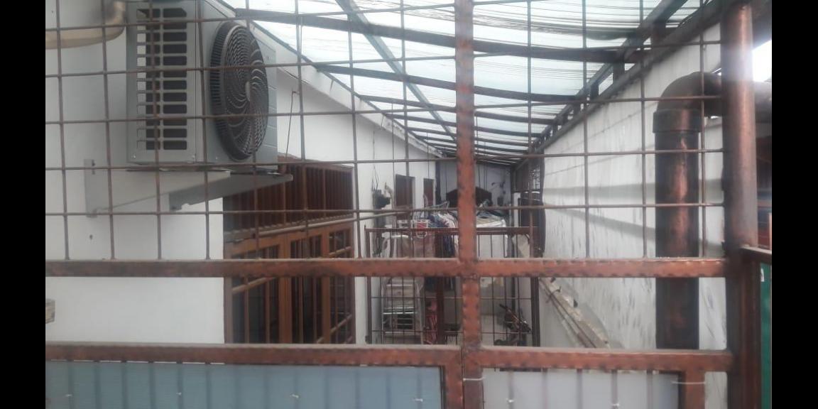 Dijual Rumah Jatinegara Cocok untuk usaha kos2an Dijual Rumah Jatinegara Cocok untuk usaha kos2an