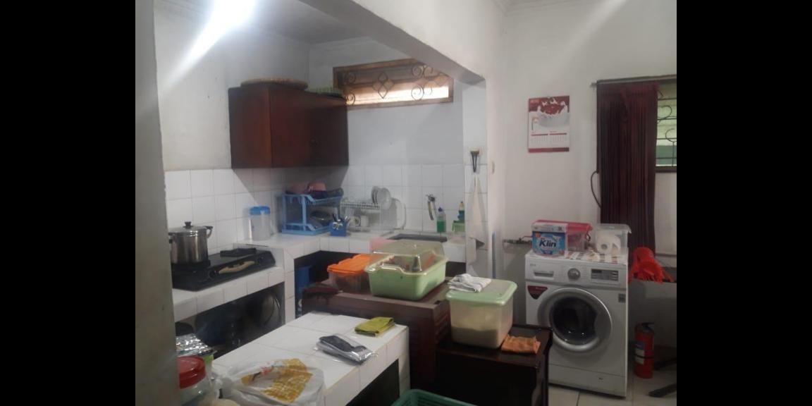 Dijual Rumah Jatinegara Cocok untuk usaha kos2an Dijual Rumah Jatinegara Cocok untuk usaha kos2an