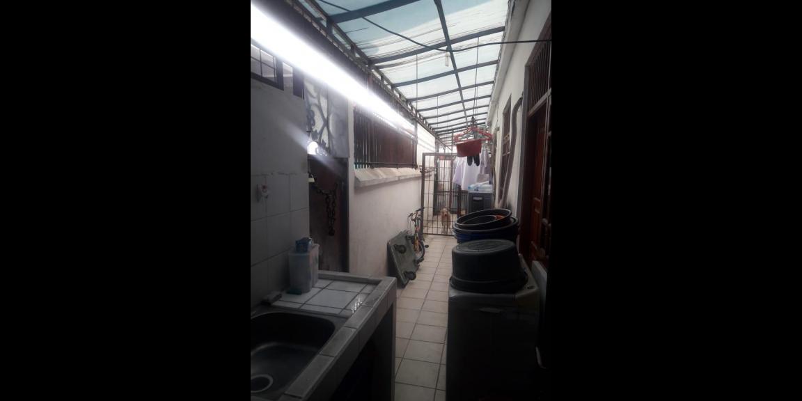 Dijual Rumah Jatinegara Cocok untuk usaha kos2an Dijual Rumah Jatinegara Cocok untuk usaha kos2an