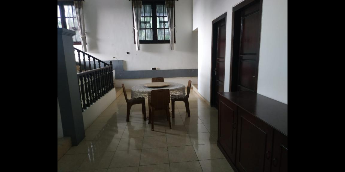 Dijual Rumah 3 lt. Istimewa Dijual Rumah 3 lt. Istimewa