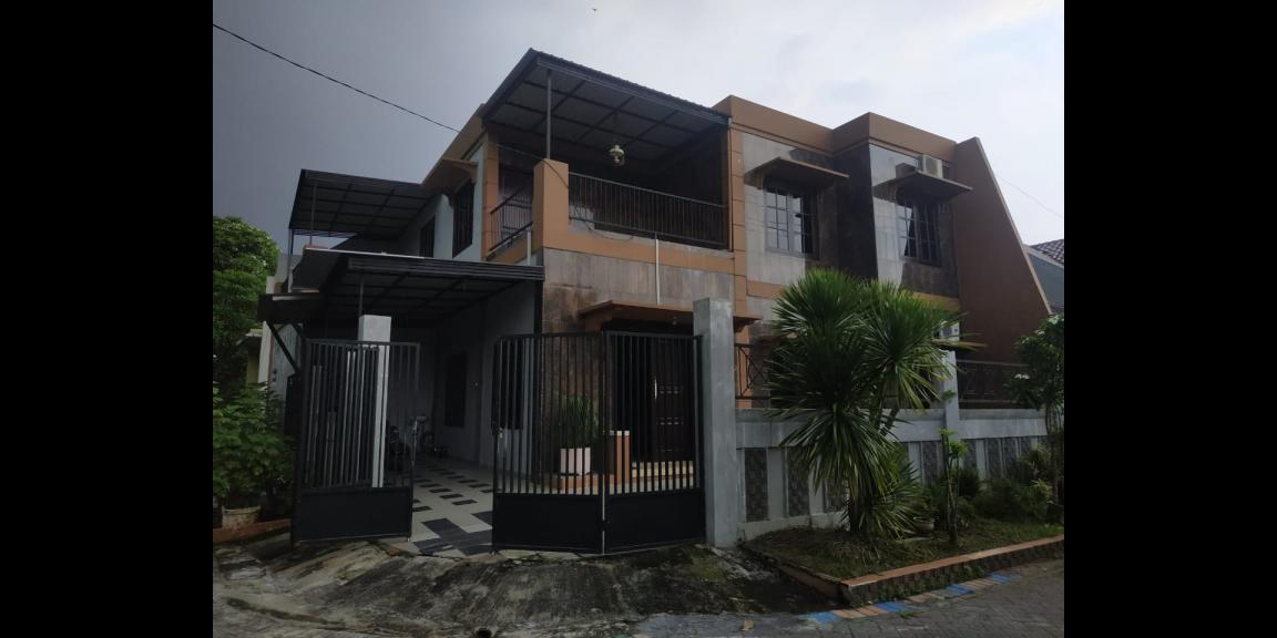 Dijual Rumah 3 lt. Istimewa Dijual Rumah 3 lt. Istimewa
