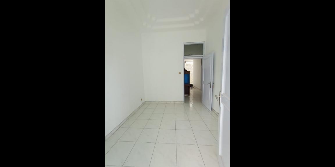 JUAL MURAH Rumah Luas Baru Renovasi di Daerah Bandung Wetan JUAL MURAH Rumah Luas Baru Renovasi di Daerah Bandung Wetan