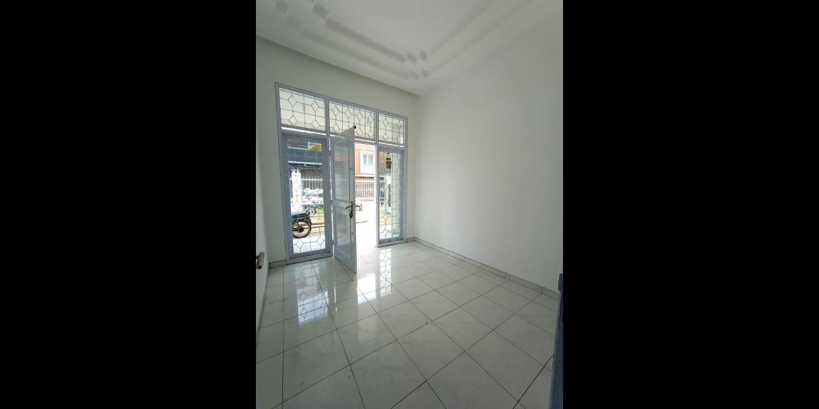 JUAL MURAH Rumah Luas Baru Renovasi di Daerah Bandung Wetan JUAL MURAH Rumah Luas Baru Renovasi di Daerah Bandung Wetan