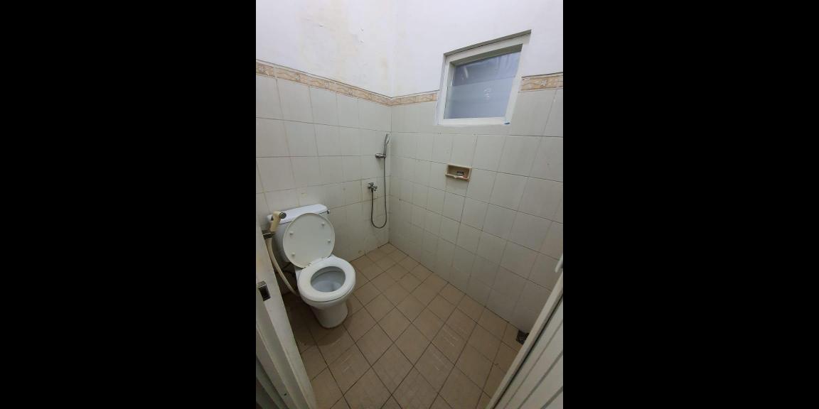 Disewakan rmh 2lt lokasi strategis tengah kota Surabaya timur Disewakan rmh 2lt lokasi strategis tengah kota Surabaya timur