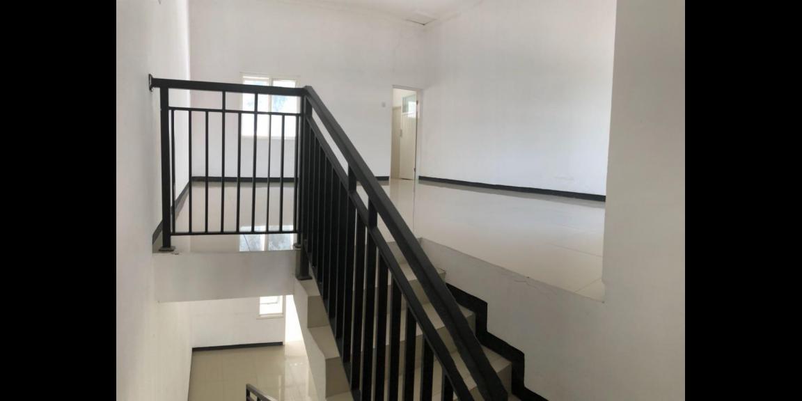 Disewakan rmh 2lt lokasi strategis tengah kota Surabaya timur Disewakan rmh 2lt lokasi strategis tengah kota Surabaya timur