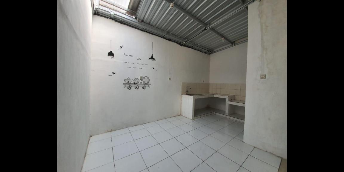 Disewakan rmh 2lt lokasi strategis tengah kota Surabaya timur Disewakan rmh 2lt lokasi strategis tengah kota Surabaya timur