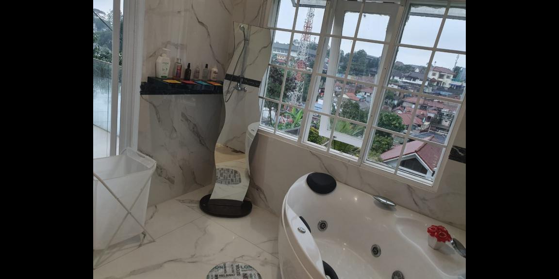 Rumah Lux Baru Mewah Terawat di Cipaku Indah - View Kota Bandung Rumah Lux Baru Mewah Terawat di Cipaku Indah - View Kota Bandung