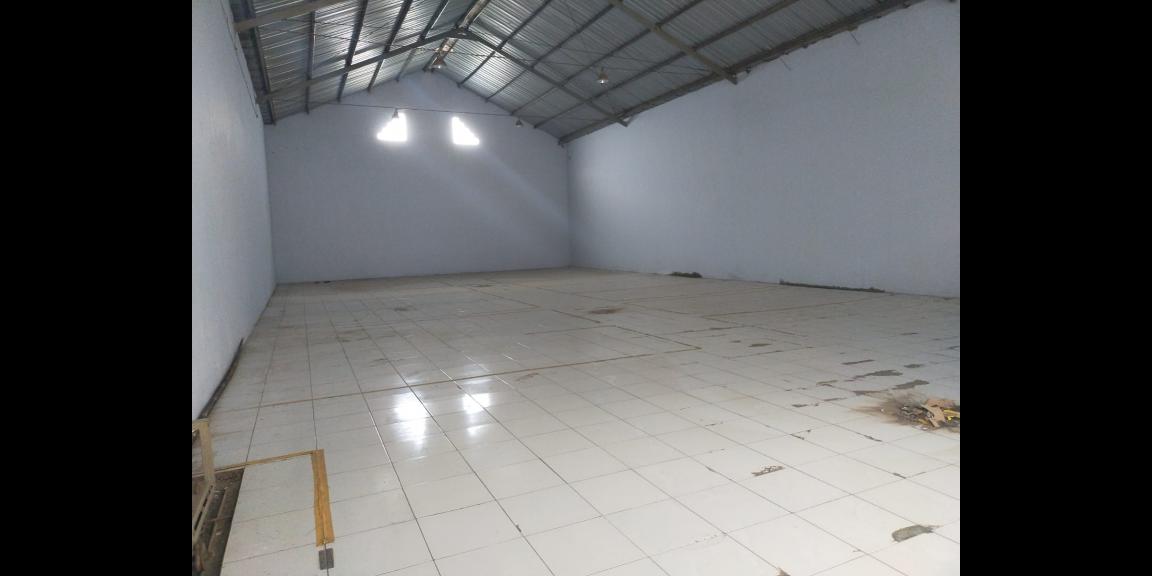 GUDANG BARU DIRENOVASI LOKASI STRATEGIS GUDANG BARU DIRENOVASI LOKASI STRATEGIS