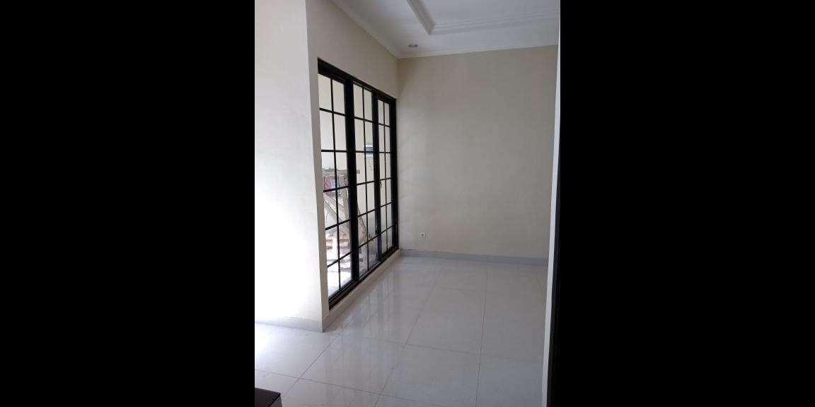 Dijual Rumah 2 lantai dekat GDC Dijual Rumah 2 lantai dekat GDC