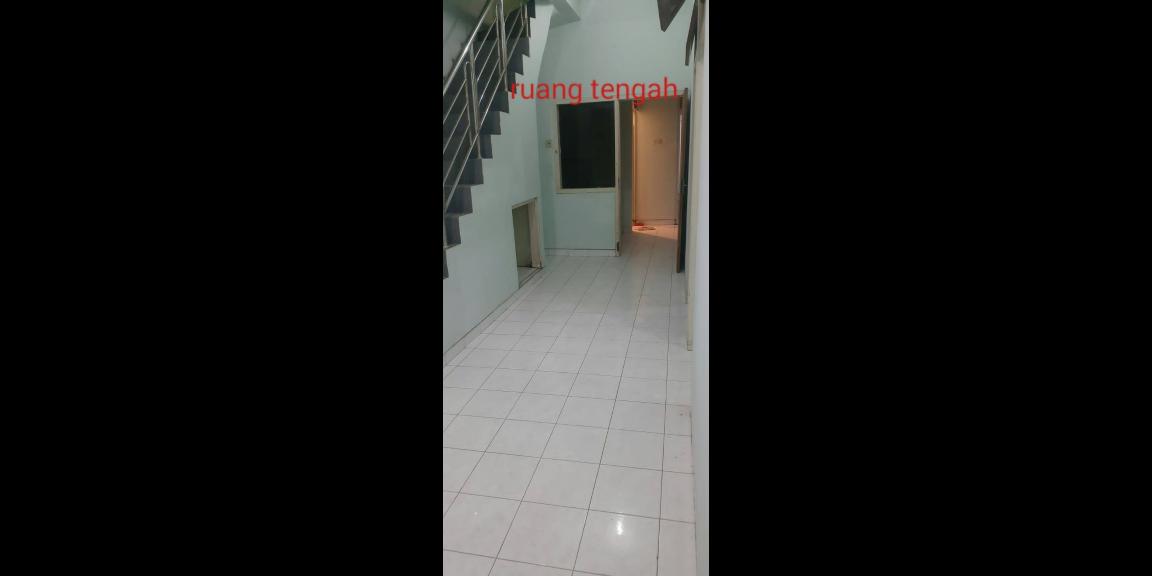 Rumah 1½ lantai Dukuh Pakis Surabaya Selatan Rumah 1½ lantai Dukuh Pakis Surabaya Selatan