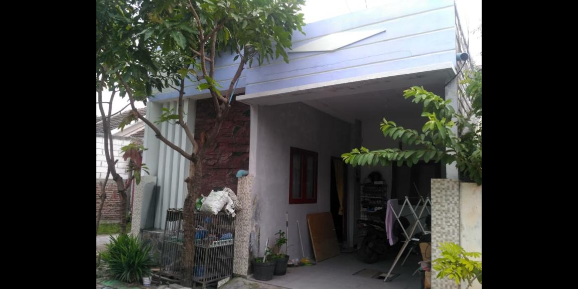 Dijual cepat rumah dengan harga murah dan lokasi strategis Kebomas Gresik Dijual cepat rumah dengan harga murah dan lokasi strategis Kebomas Gresik