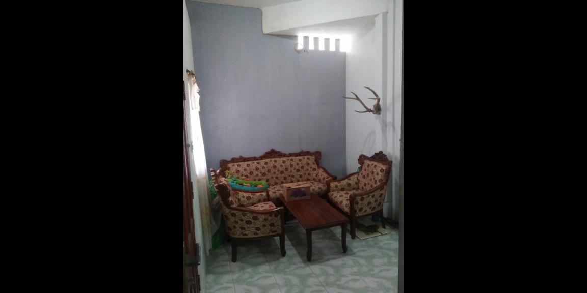 Dijual cepat rumah dengan harga murah dan lokasi strategis Kebomas Gresik Dijual cepat rumah dengan harga murah dan lokasi strategis Kebomas Gresik