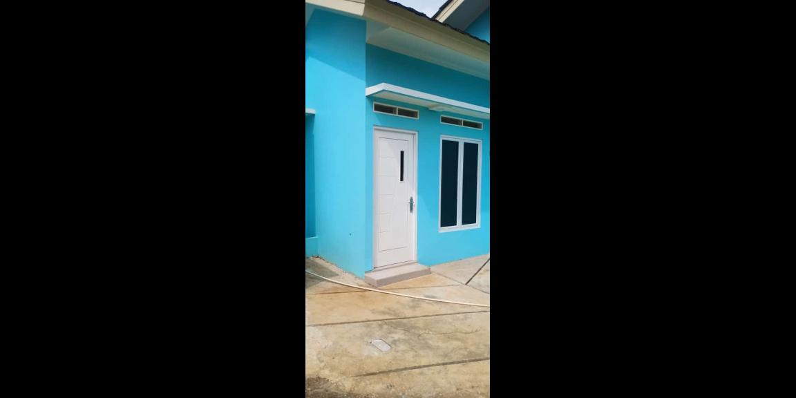Rumah biru masih baru di Cilodong Rumah biru masih baru di Cilodong