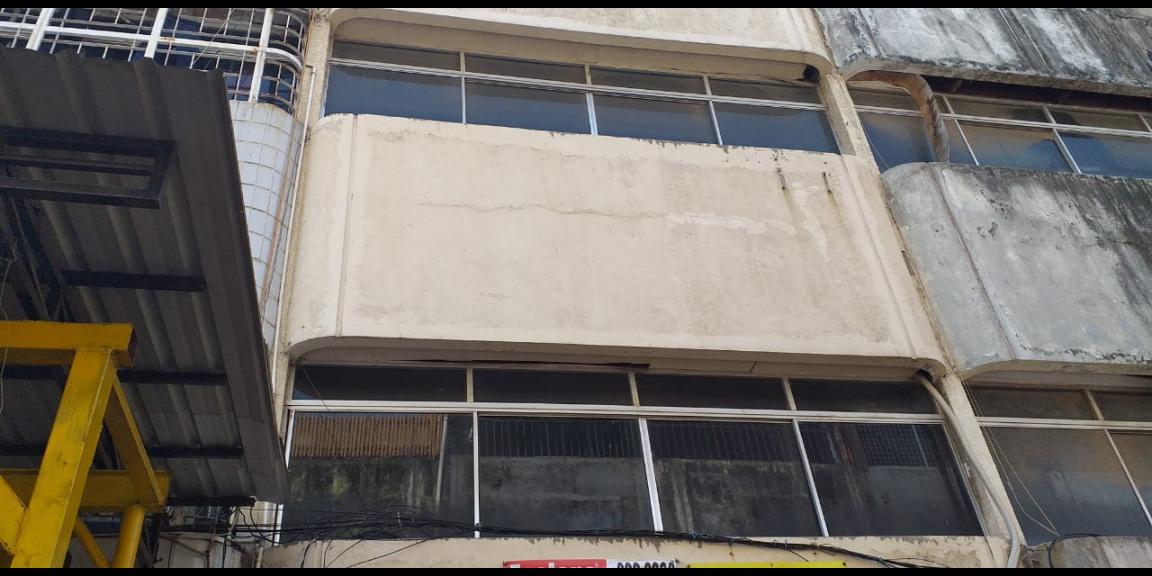 Ruko 3,5 Lantai LOKASI STRATEGIS Jakarta Pusat Ruko 3,5 Lantai LOKASI STRATEGIS Jakarta Pusat