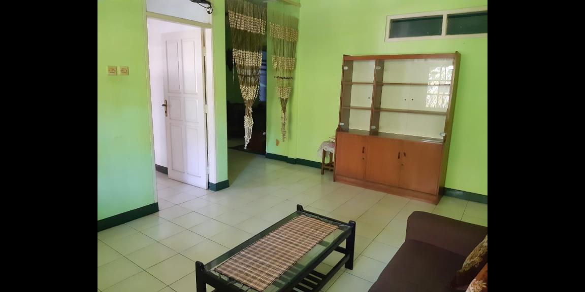 Rumah lama siap huni komplek area arcamanik kodya Bandung Rumah lama siap huni komplek area arcamanik kodya Bandung