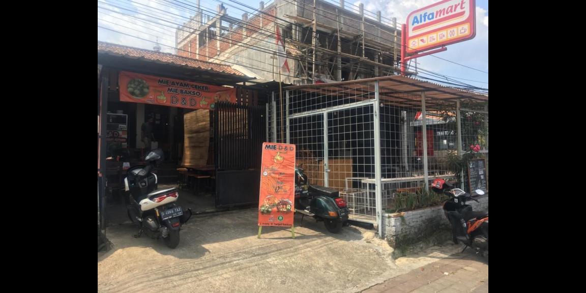 Rumah pinggir jalan raya sarijadi Rumah pinggir jalan raya sarijadi