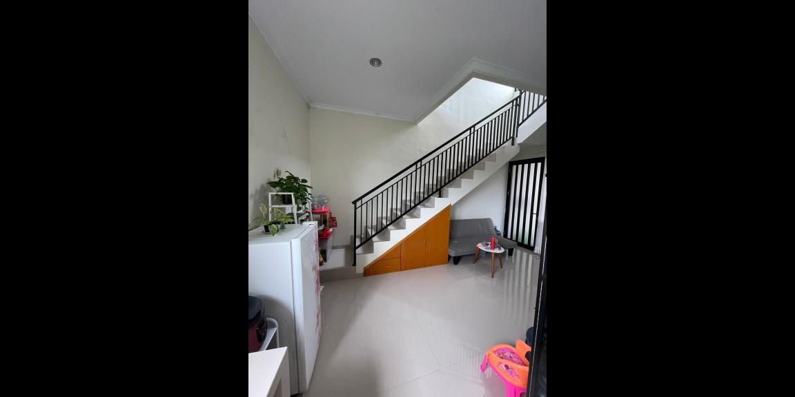 Rumah kota Batu 2 Lt mewah kolam renang rooftop type 70/70m pinggir aspal Rumah kota Batu 2 Lt mewah kolam renang rooftop type 70/70m pinggir aspal