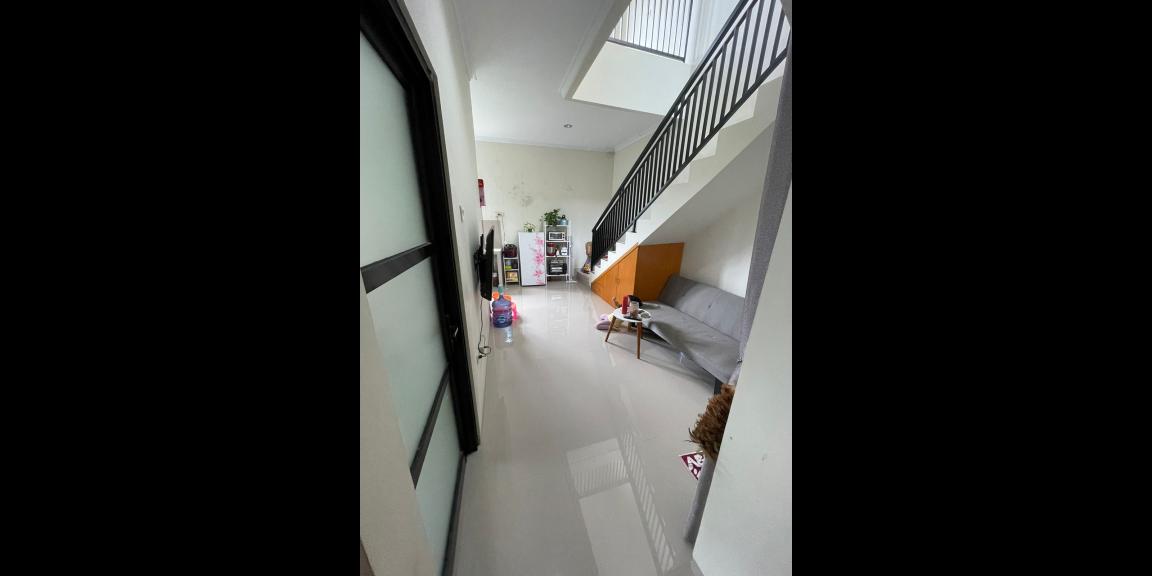 Rumah kota Batu 2 Lt mewah kolam renang rooftop type 70/70m pinggir aspal Rumah kota Batu 2 Lt mewah kolam renang rooftop type 70/70m pinggir aspal