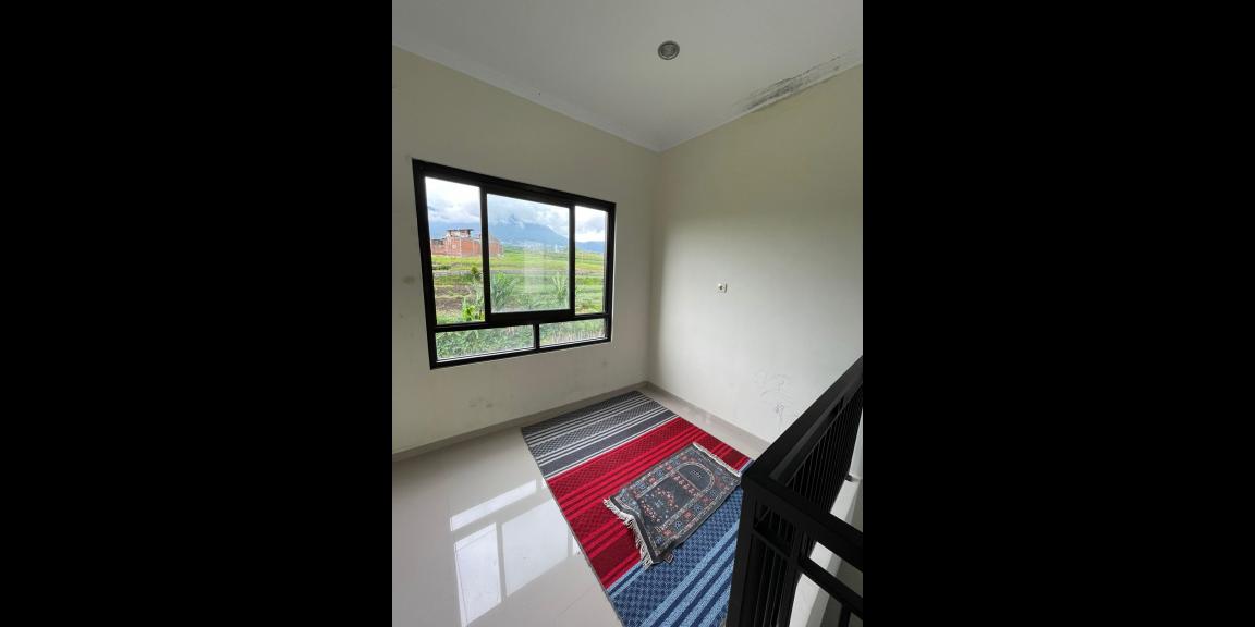 Rumah kota Batu 2 Lt mewah kolam renang rooftop type 70/70m pinggir aspal Rumah kota Batu 2 Lt mewah kolam renang rooftop type 70/70m pinggir aspal