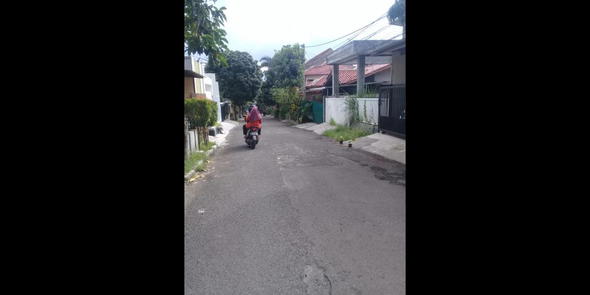 Tanah di komplek Sariwangi lebar 12x25m kotak BAGUS LANGKA. Tanah di komplek Sariwangi lebar 12x25m kotak BAGUS LANGKA.