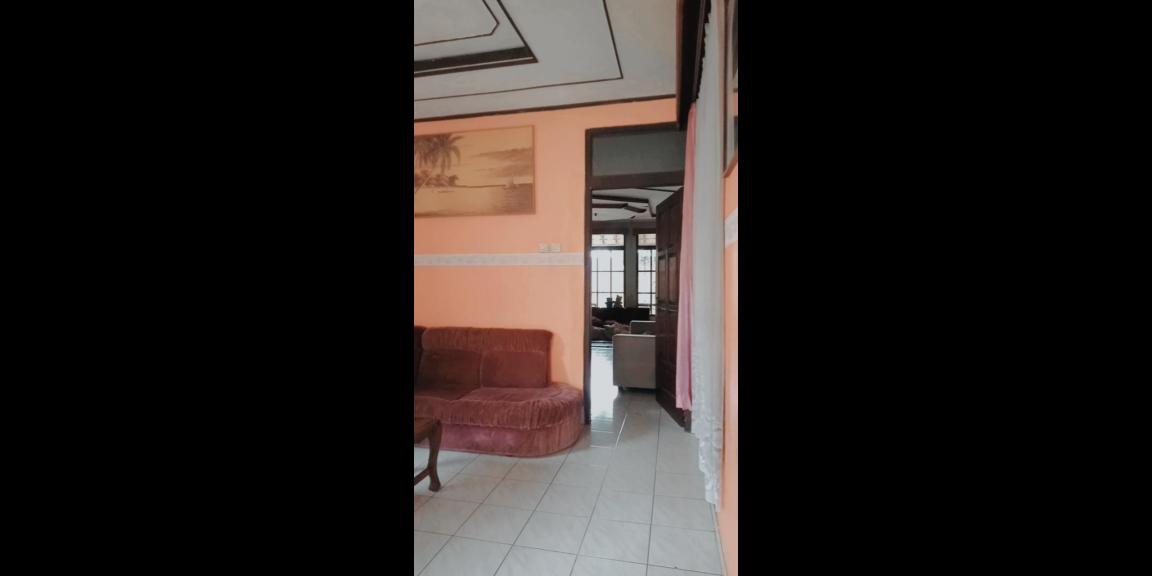 Rumah COCOK untuk usaha pinggir jalan ,lebar muka 25m KOTAK.. Rumah COCOK untuk usaha pinggir jalan ,lebar muka 25m KOTAK..