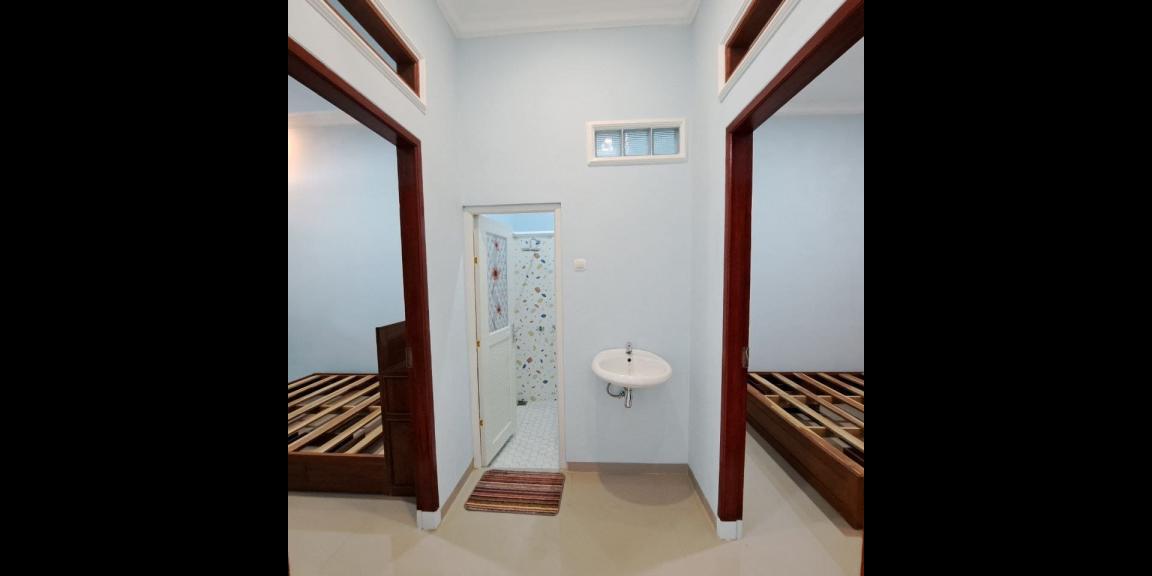 Rumah baru Pondok Gede Bekasi dekat stasiun LRT Rumah baru Pondok Gede Bekasi dekat stasiun LRT